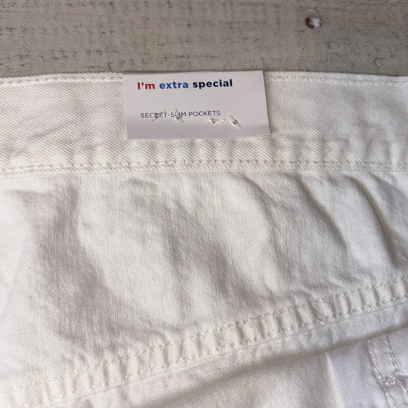 Old Navy Shorts Denim High-Rise Slouchy White Straight Women's Size: 28 New - Picture 6 of 14